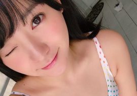 ちっぱいグラビアアイドル・西永彩奈がウィンク水着披露！谷間もあってかわいいよ！！