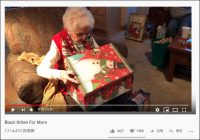 【YouTube厳選猫動画】箱の中からにゃんこ!?　驚きのプレゼントに感激するおばあちゃん
